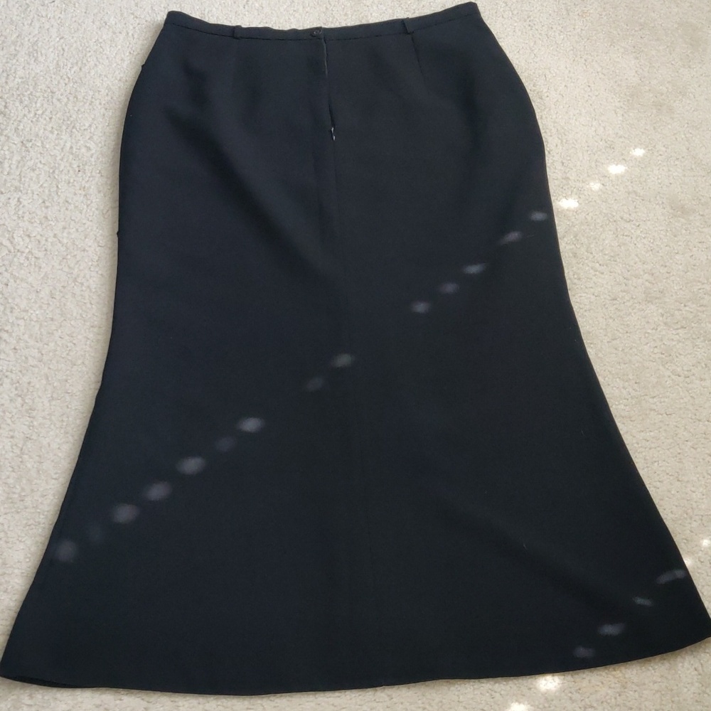 Rocco & Co Elegant Black Women's Skirt Sz 48 Beads On The Back Bell Shaped Forma
